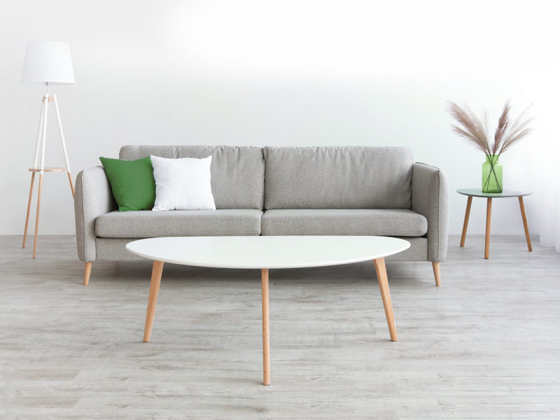 Jak zařídit obývací pokoj, aby vypadal opticky větší?